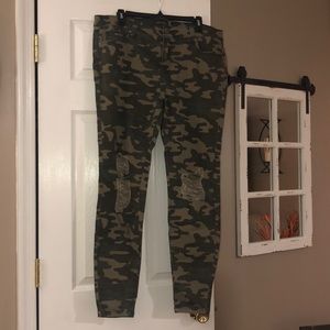 Forever 21 Camouflage jeans